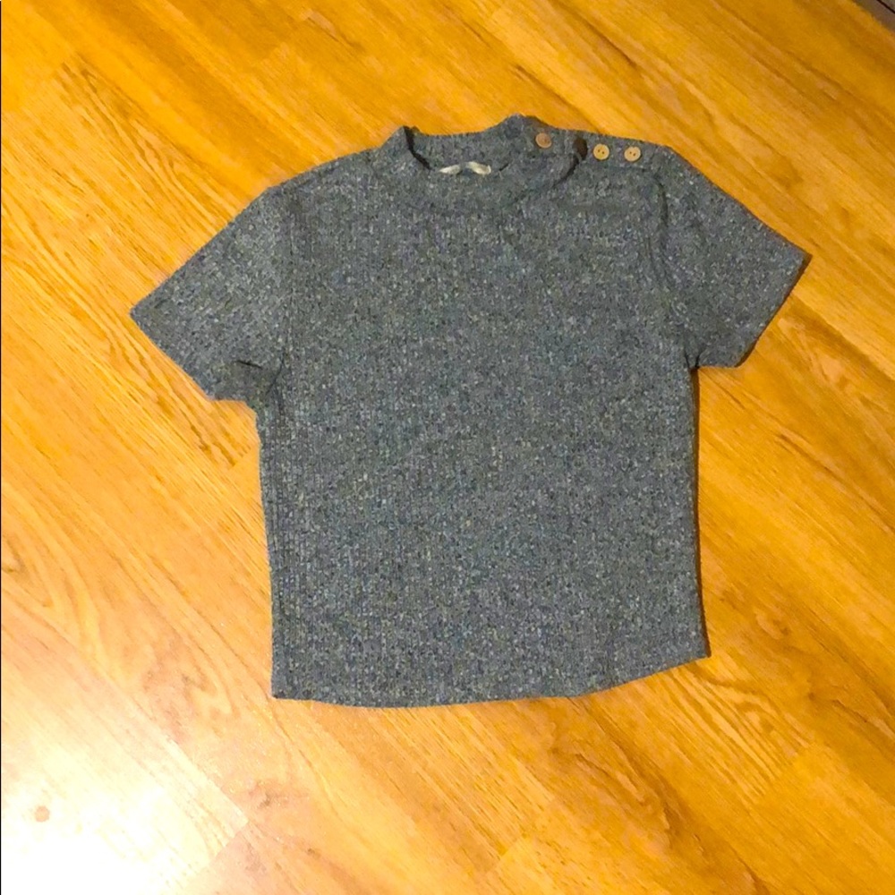 Cute fitted cropped ribbed T-shirt